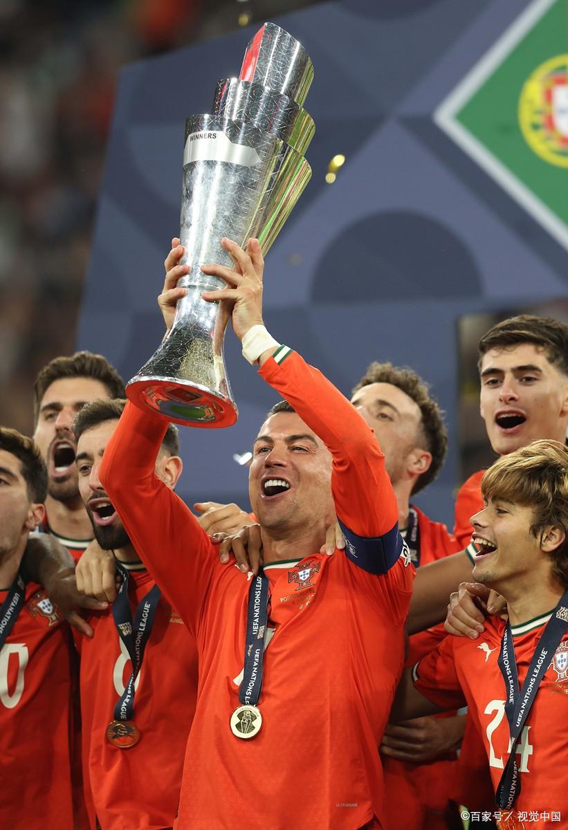 葡萄牙体育训练开放日，赛后再遭质疑引欢呼，欧冠在即，纪律约束更严格