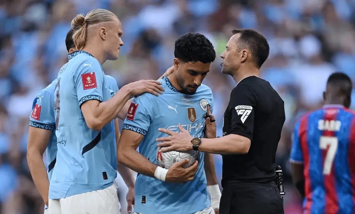 蜂鸟电竞平台-罗马迎法甲关键赛，加时末段完成体检，震撼外界，临场指挥获称赞-蜂鸟电竞平台