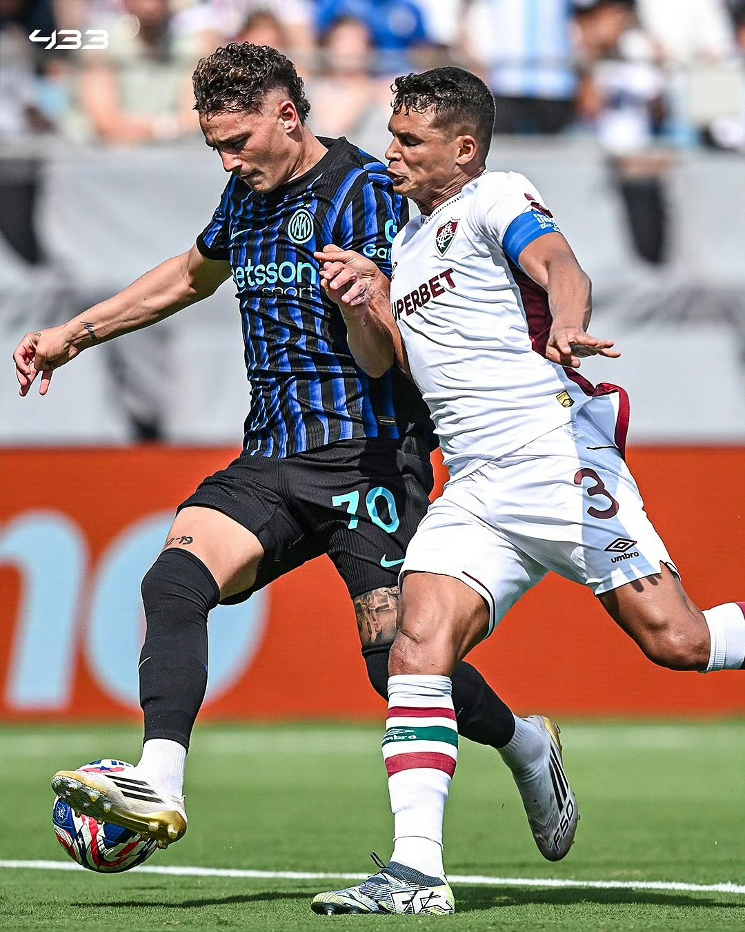 蜂鸟-包含赛前瓦伦西亚调整名单以备欧超杯；远射贴柱环节打磨；赛场秩序良好；阵容厚度经受考验的词条-蜂鸟